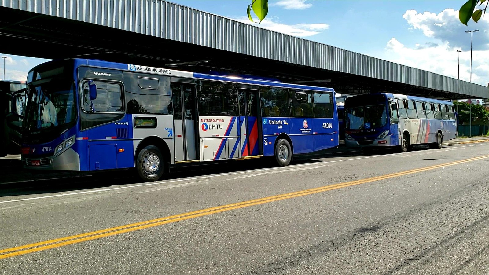 Linhas Da Emtu Do Terminal Estudantes Passam A Partir Da Rodovi Ria Em Mogi